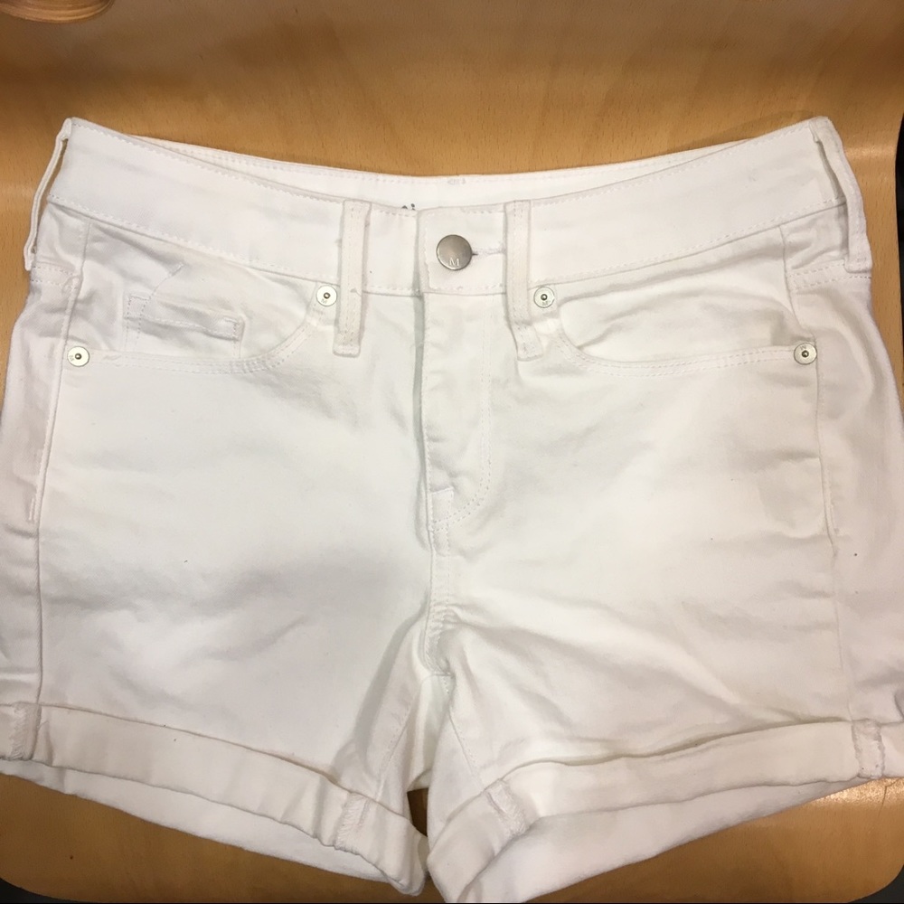 🛍Mossimo High Rise Midi white jean shorts (0)